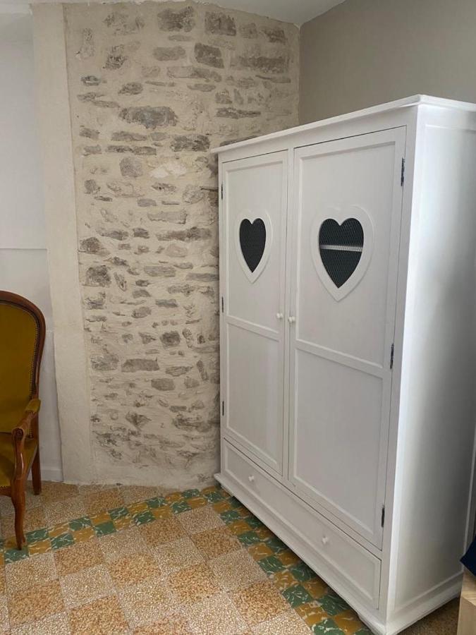 La Tour 2: Appart Neuf Au Coeur De La Petite Venise LʼIsle-sur-la-Sorgue Buitenkant foto